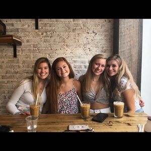 Meet your Posher, Julia